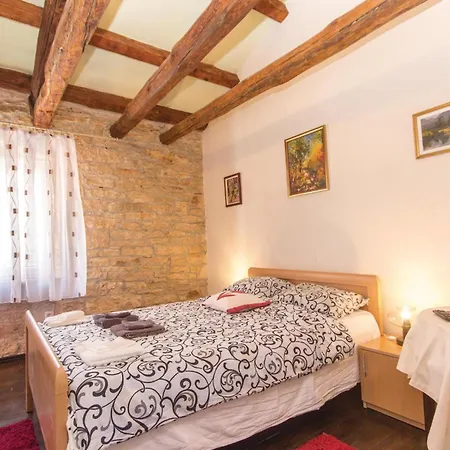 Casa vacanze With A Fireplace 09 *