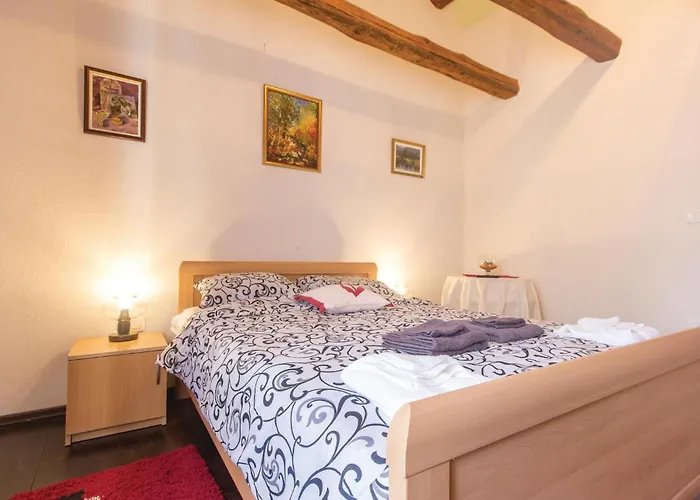 With A Fireplace 09 Vikendica Kringa