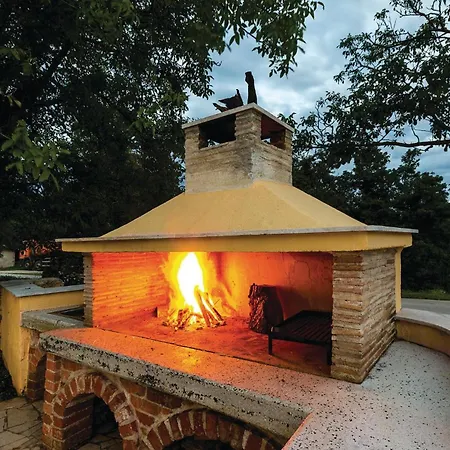 With A Fireplace 09 * Kringa
