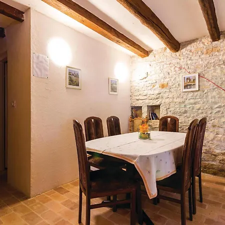 Holiday home In With Kitchen Kringa